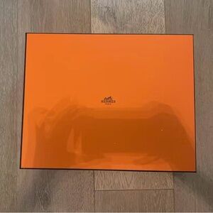 Hermès Vibrant Orange Empty Box with Ribbon and tissue size 14 x 11.5 x 4.5 in